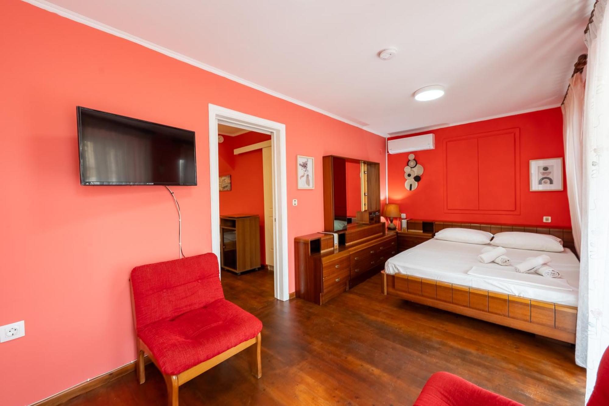 Dora's Happy Apartment *
