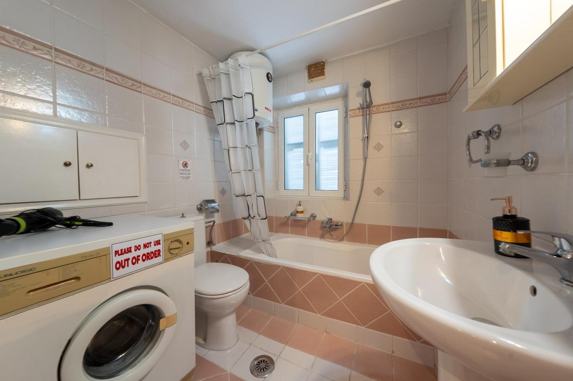 Dora's Happy Apartament
